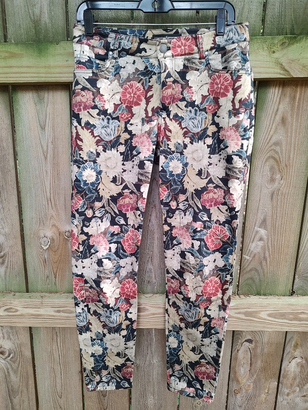 🏵️ Peruvian Connection Slim Cotton Floral Pants Size 6